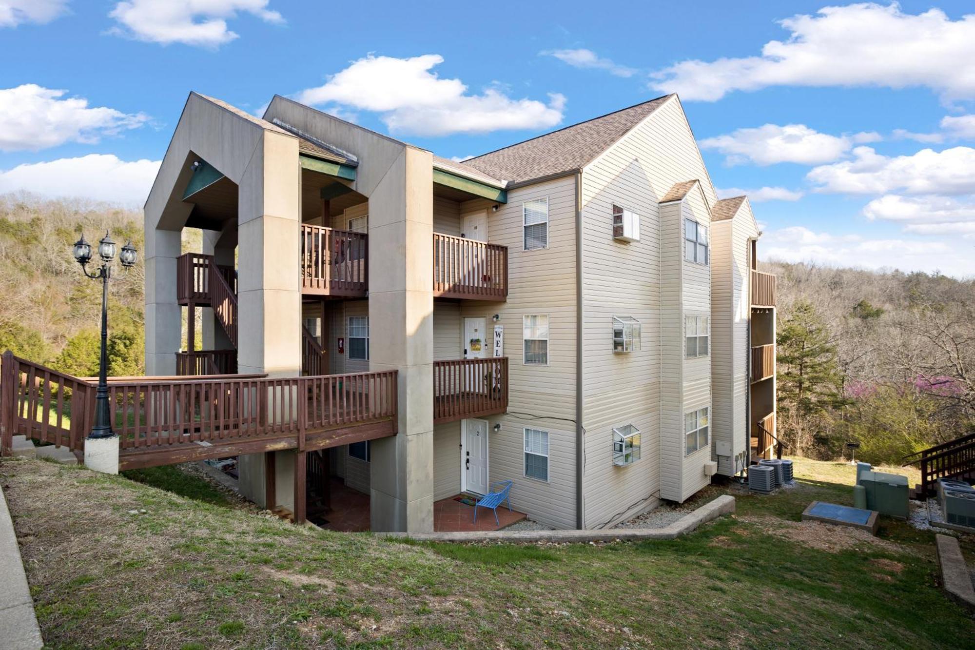 Walk-In, No Stairs Condo, Pets Welcome, 4 Mins To Silver Dollar City, 14 Mins To Ball Park Of America, Amazing Ozark Mountian Views برانسون المظهر الخارجي الصورة
