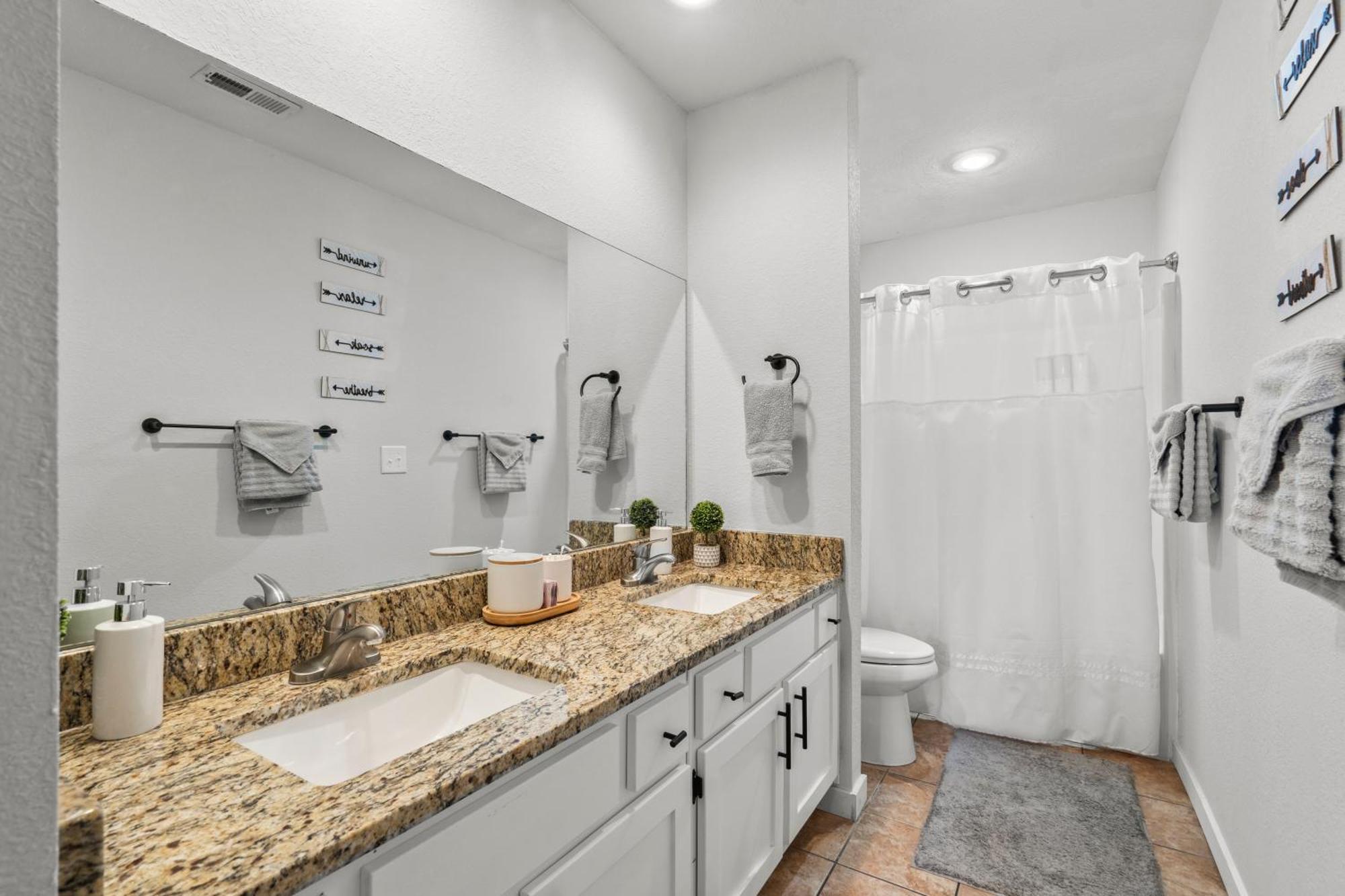 Walk-In, No Stairs Condo, Pets Welcome, 4 Mins To Silver Dollar City, 14 Mins To Ball Park Of America, Amazing Ozark Mountian Views برانسون المظهر الخارجي الصورة